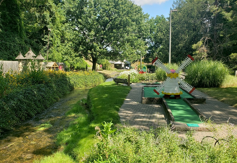 Fairmount Glen Miniature Golf, Syracuse.
